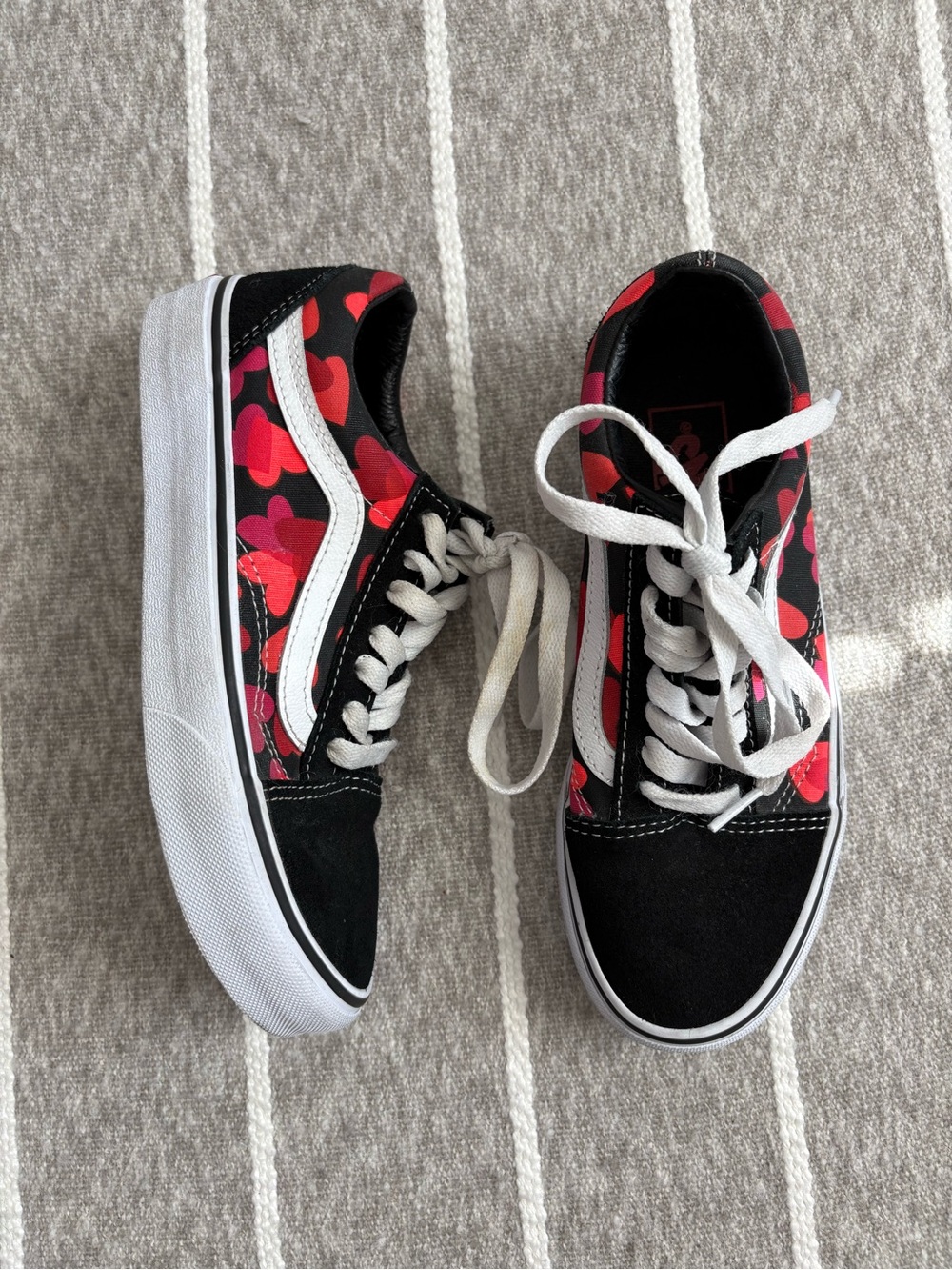 Vans Old Skool Heart Print Sneakers